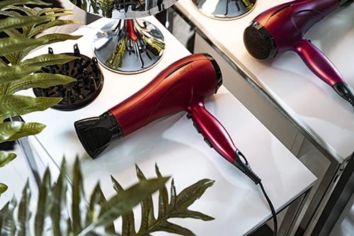Tharëse flokësh, Camry CR 2253, 2000-2400W, 2 shpejtësi, 3 temperatura, me difuzer dhe koncentrator, e kuqe