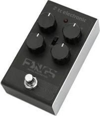 Efekt kitarë TC Electronic Fangs Metal Distortion, me kabllo, grafit