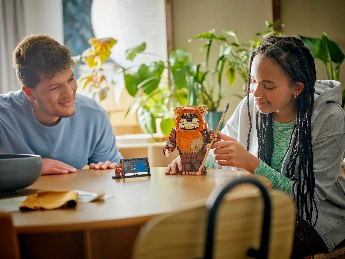 Set LEGO Star Wars Wicket the Ewok 75430, 1010 pjesë, me minifigurë