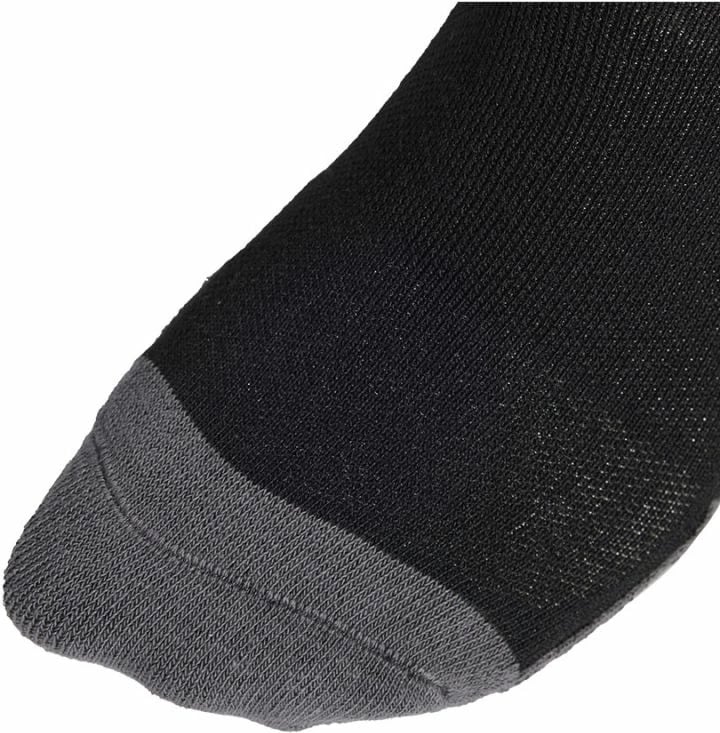 Çorape adidas, të zeza