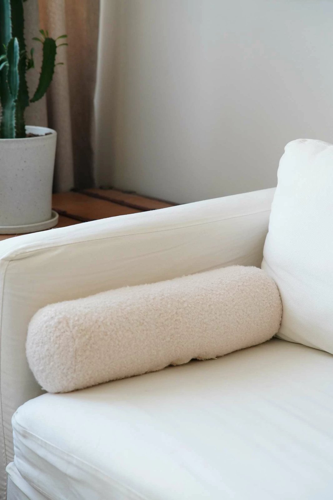 Jastëk cilindrik Evila Originals, teddy, bezhë e çelët