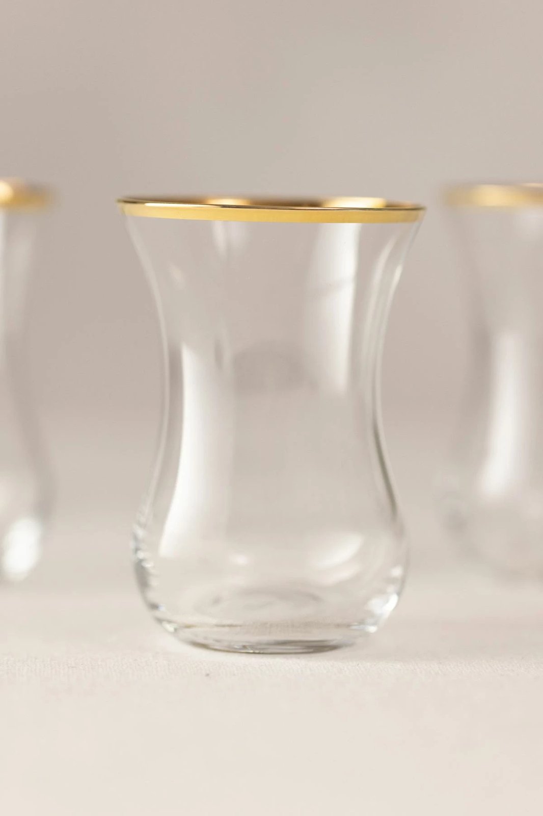 Set gotash çaji (6 copë), Hermia Concept, xham i pastër me detaje të arta