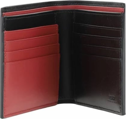 Kuletë Fendi për meshkuj, e zezë