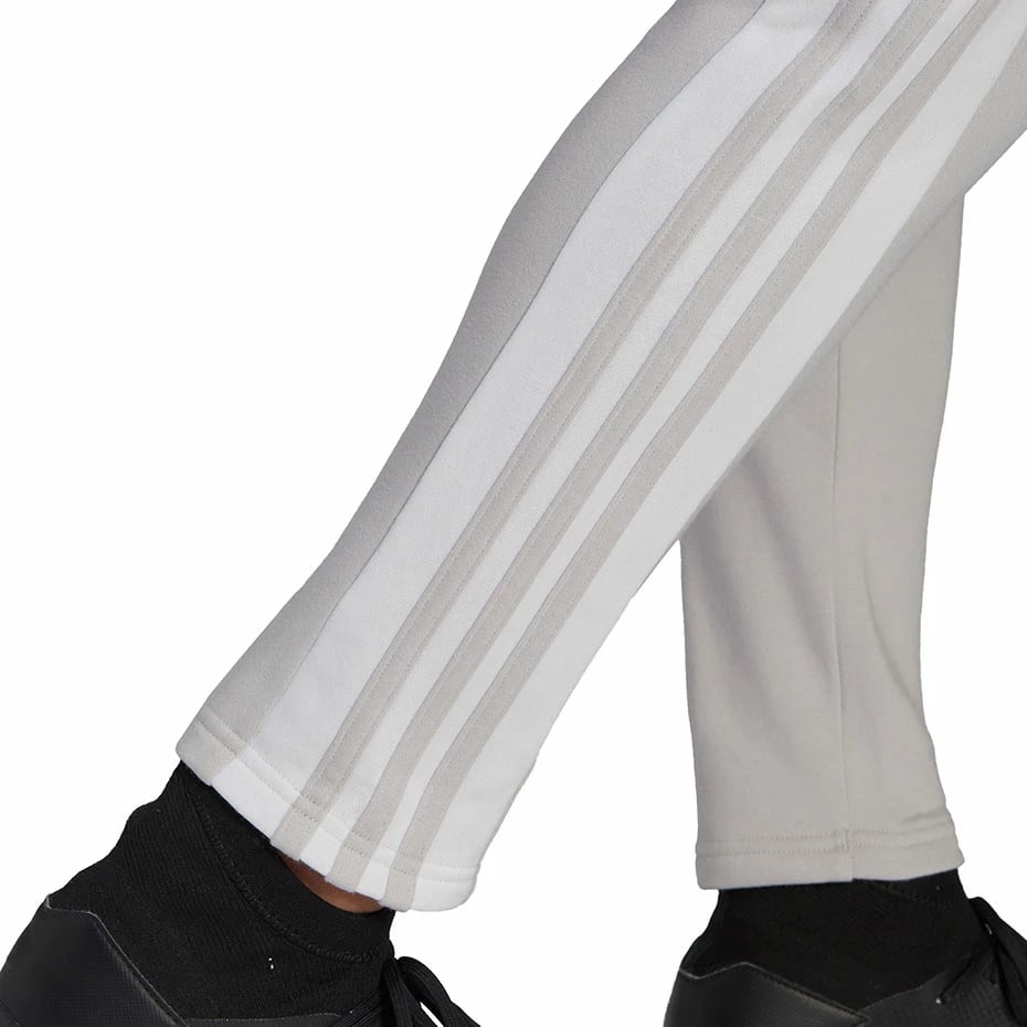 Pantallona sportive adidas për meshkuj, të hirtë