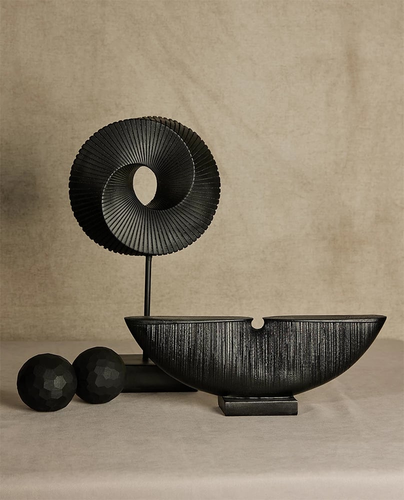 Dekor Totem SOCH, polirezine, e zezë, 22x8x38 cm