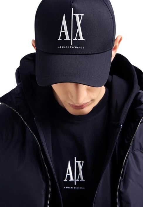 Kapelë për femra Armani Exchange, e zezë