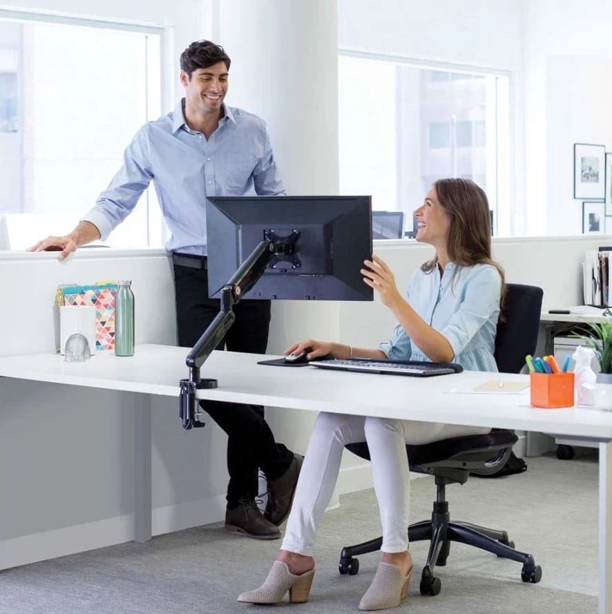 Mbajtese për monitor Fellowes Platinum Series, 17-30", e zezë Mbajtese për monitor Fellowes Platinum Series, 17-30", e zezë