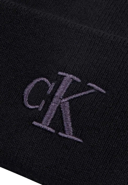 Kapelë për meshkuj Calvin Klein Jeans, e zezë Kapelë për meshkuj Calvin Klein Jeans, e zezë