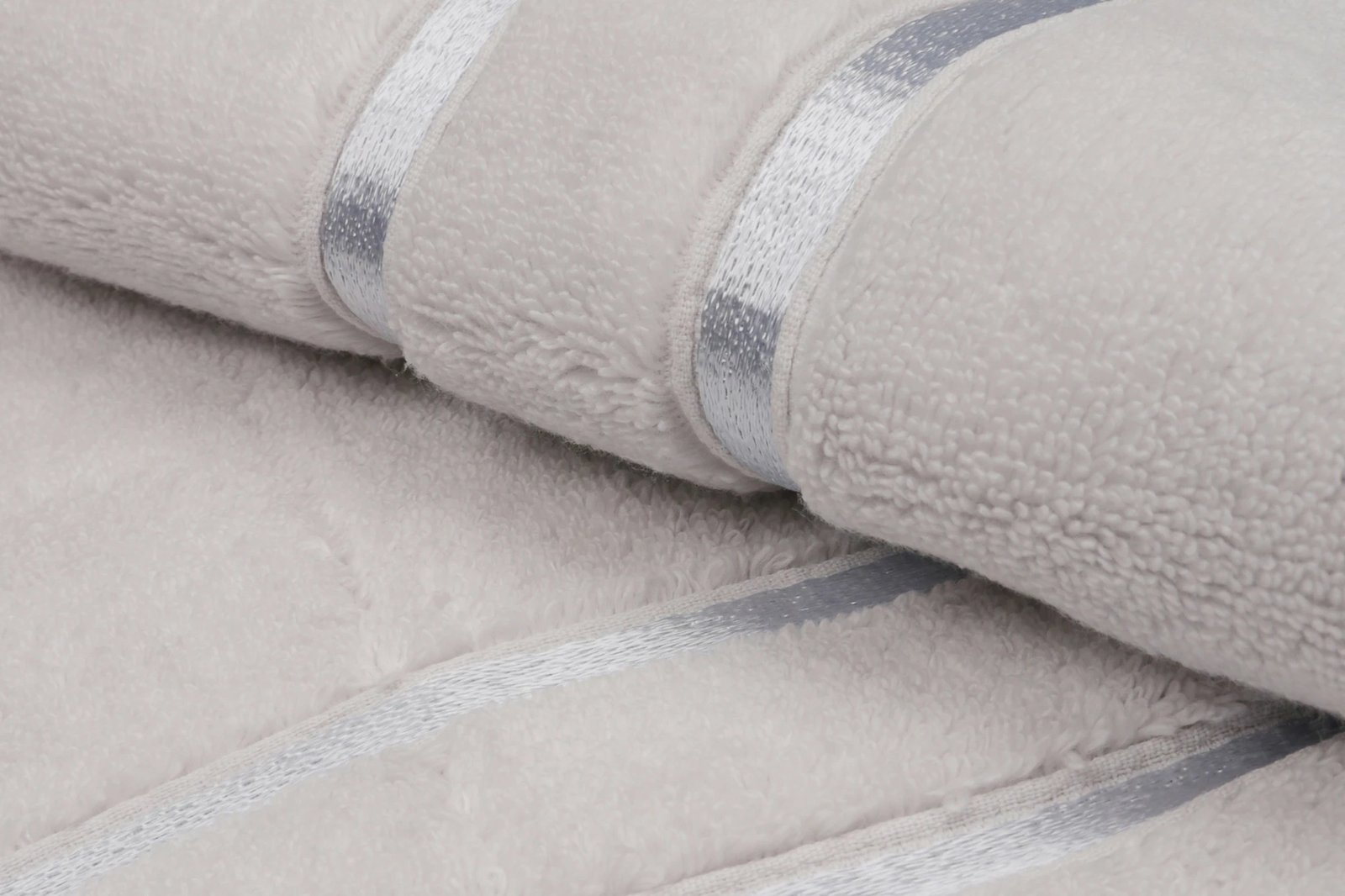 Set peshqirësh (2 copë) Mijölnir, Dolce, ngjyrë kaltër e çelët (100 x 150)