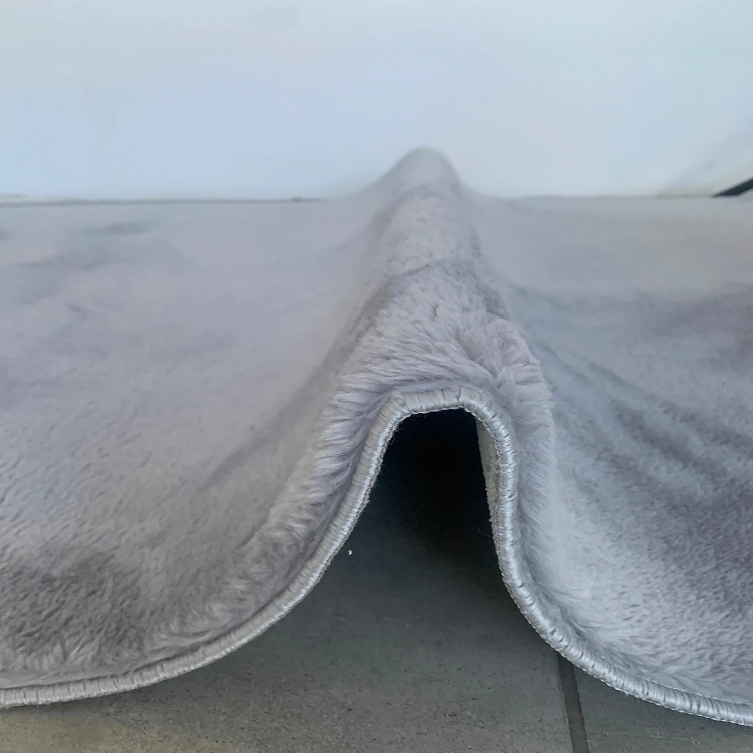 Tapet për banjo Mijolnir, 100x120 cm, ngjyrë gri