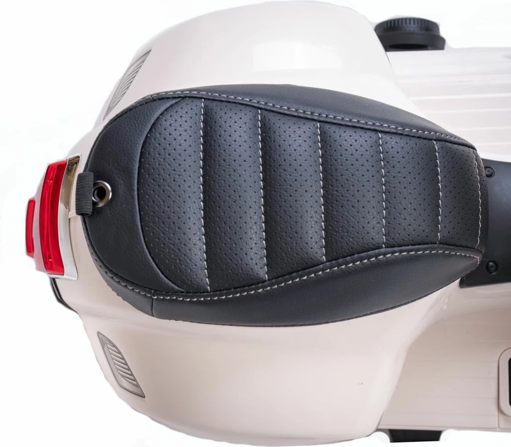 moto elektrike për fëmijë Baby Mix Vespa 6V 4.5Ah 30W me LED, muzikë dhe rrota ndihmëse, e bardhë