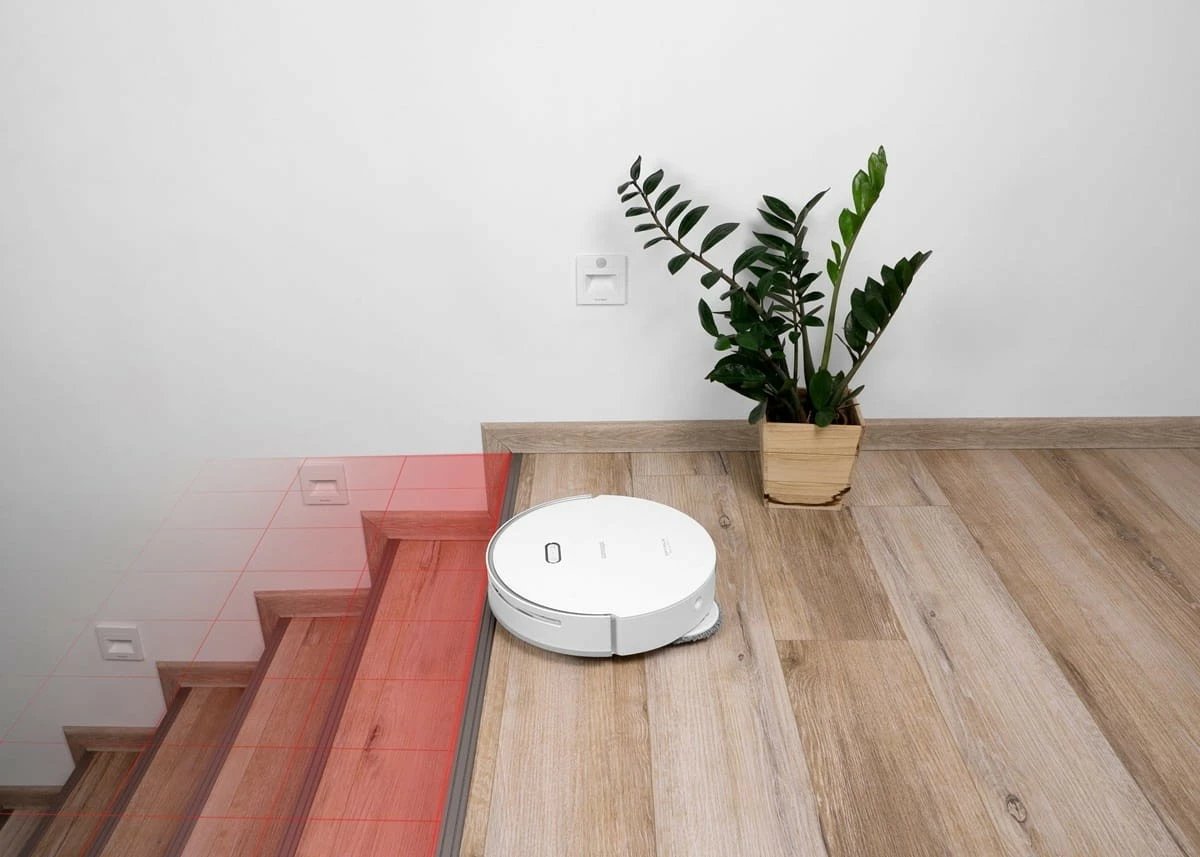 Robot fshesë-mop 2-në-1 Concept VR4050, 5000 Pa, bateri 270 min, rezervuar 300 ml, laser 3D, i bardhë