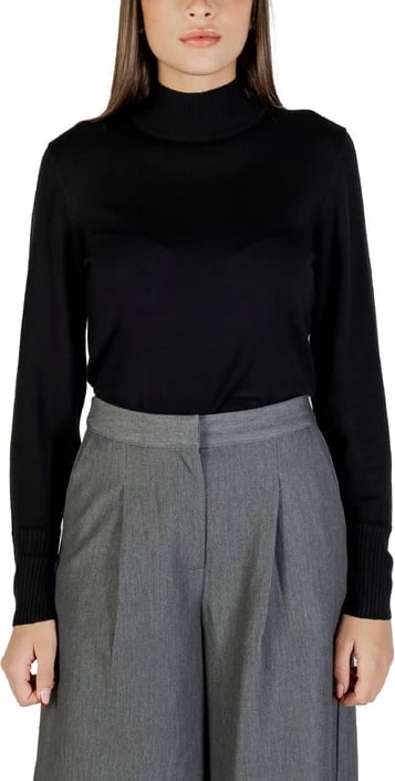 Xhemper Ichi femra, të zeza