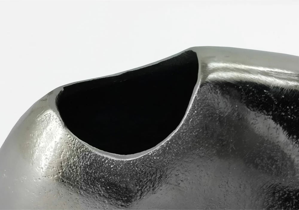 Vazo Doto, alumin, ngjyrë argjendi-nikel, 21x12x26 cm Vazo Doto, alumin, ngjyrë argjendi-nikel, 21x12x26 cm