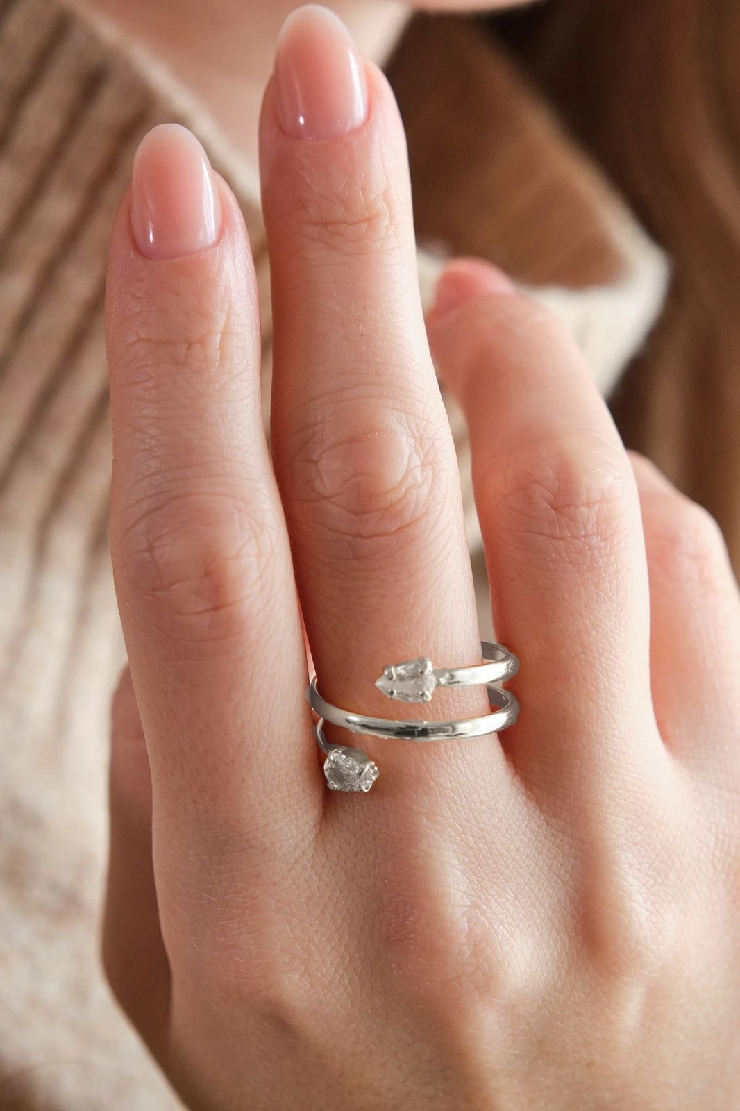 Unazë prej bronzi, ngjyrë argjendi, Jumeon, me gur zirkoni, madhësi e rregullueshme