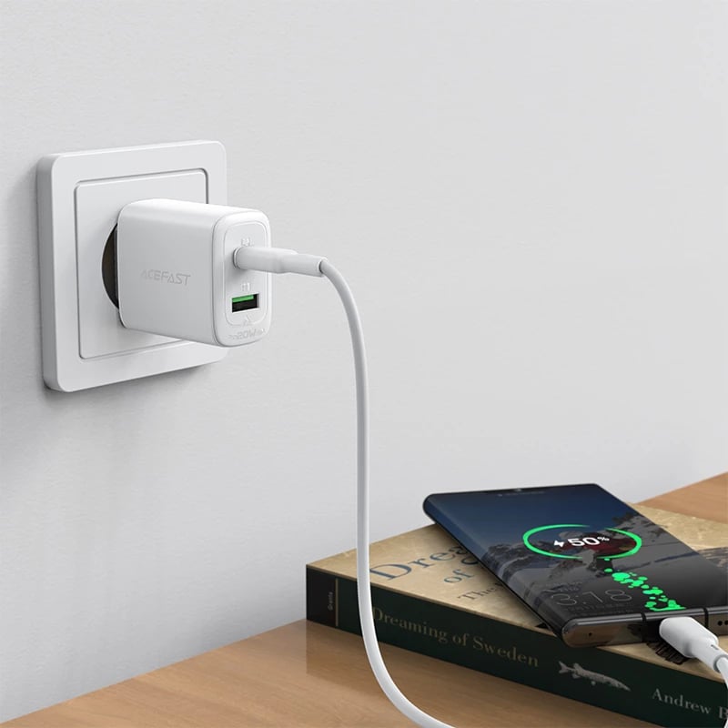 Karikues muri Acefast A25, 20W, USB-C/USB-A, i bardhë