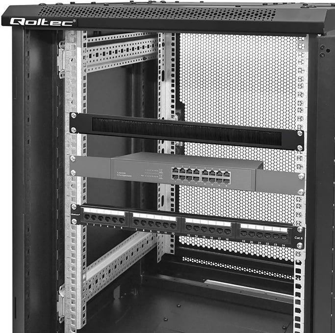 Panel me furçë për kabinete RACK 19", Qoltec 54513, 1U, Çelik, Zi
