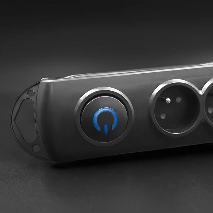 Prizë mbrojtëse Qoltec 50114 me 8 dalje, 3m, e zezë Prizë mbrojtëse Qoltec 50114 me 8 dalje, 3m, e zezë