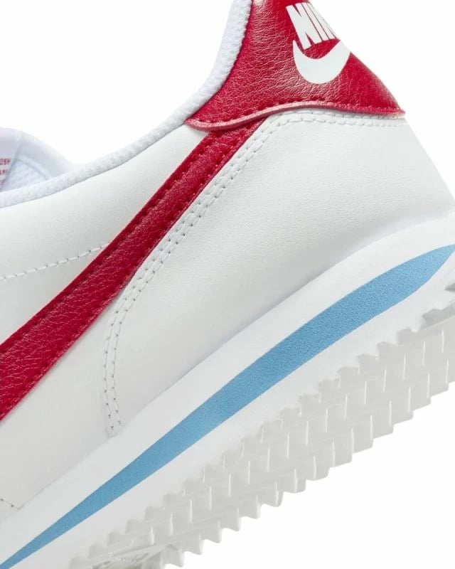 Atlete Nike femra, të bardha