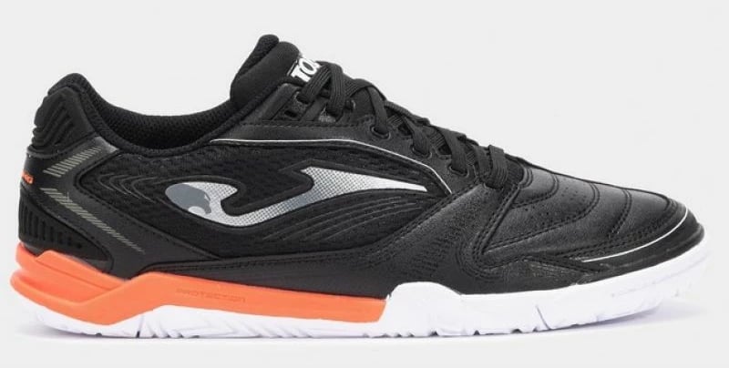 Atlete futbolli Joma për meshkuj, të zeza