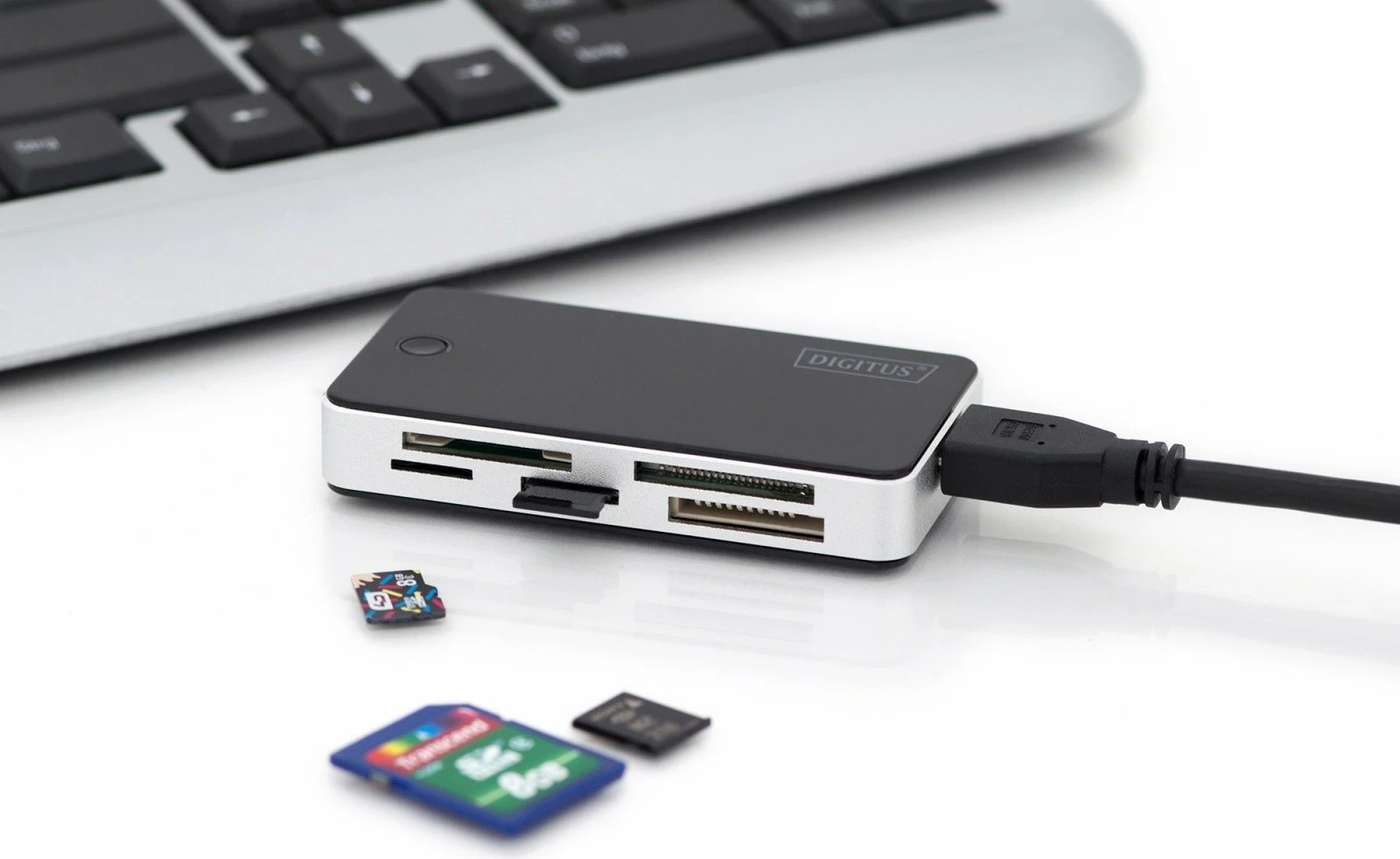 Lexues kartelash Digitus DA-70330-1, 5 porta USB 3.0, i zi-argjendtë