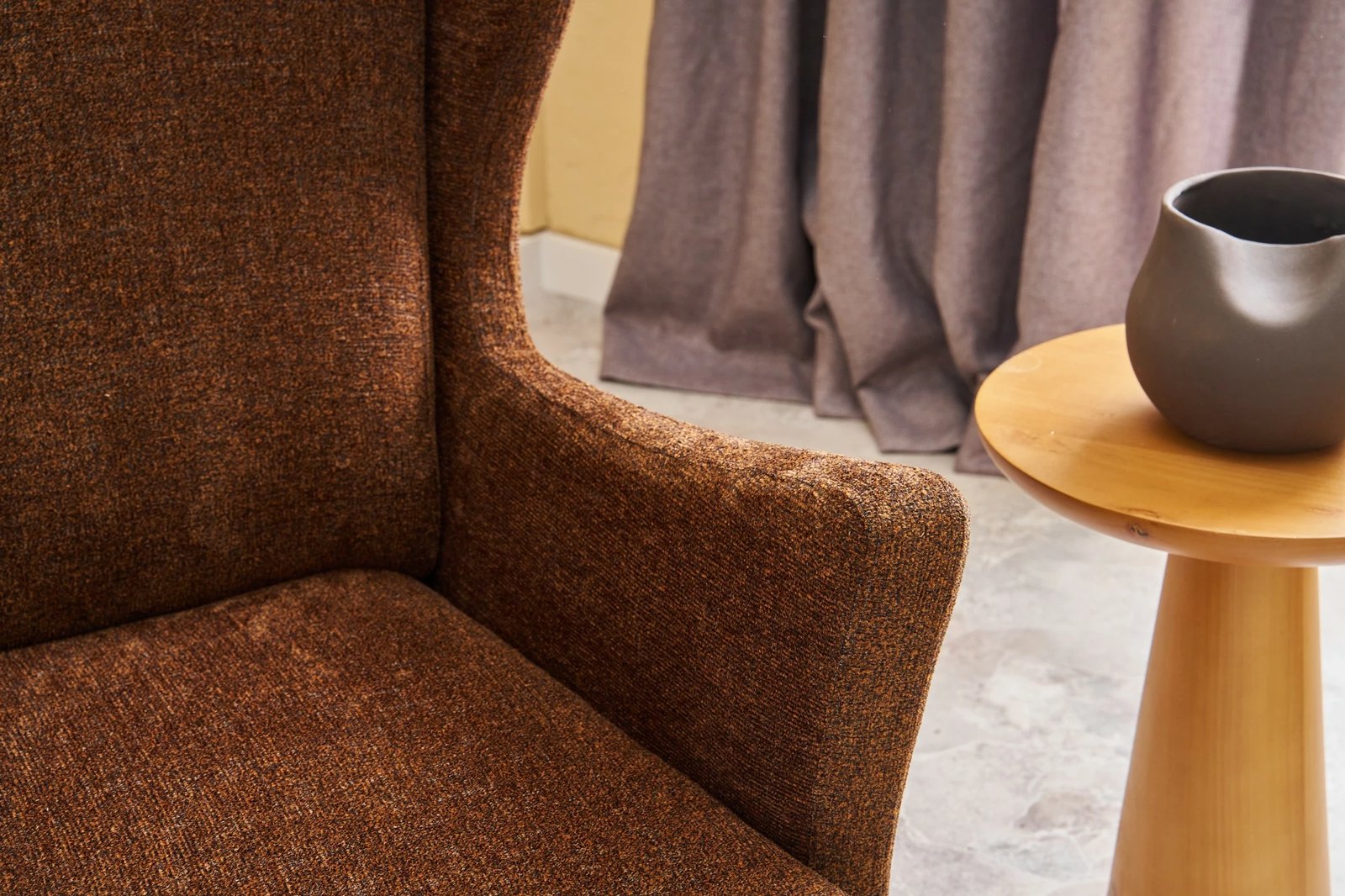 Karrige Wing Atelier del Sofa, Lola Prestij, kafe-bakër