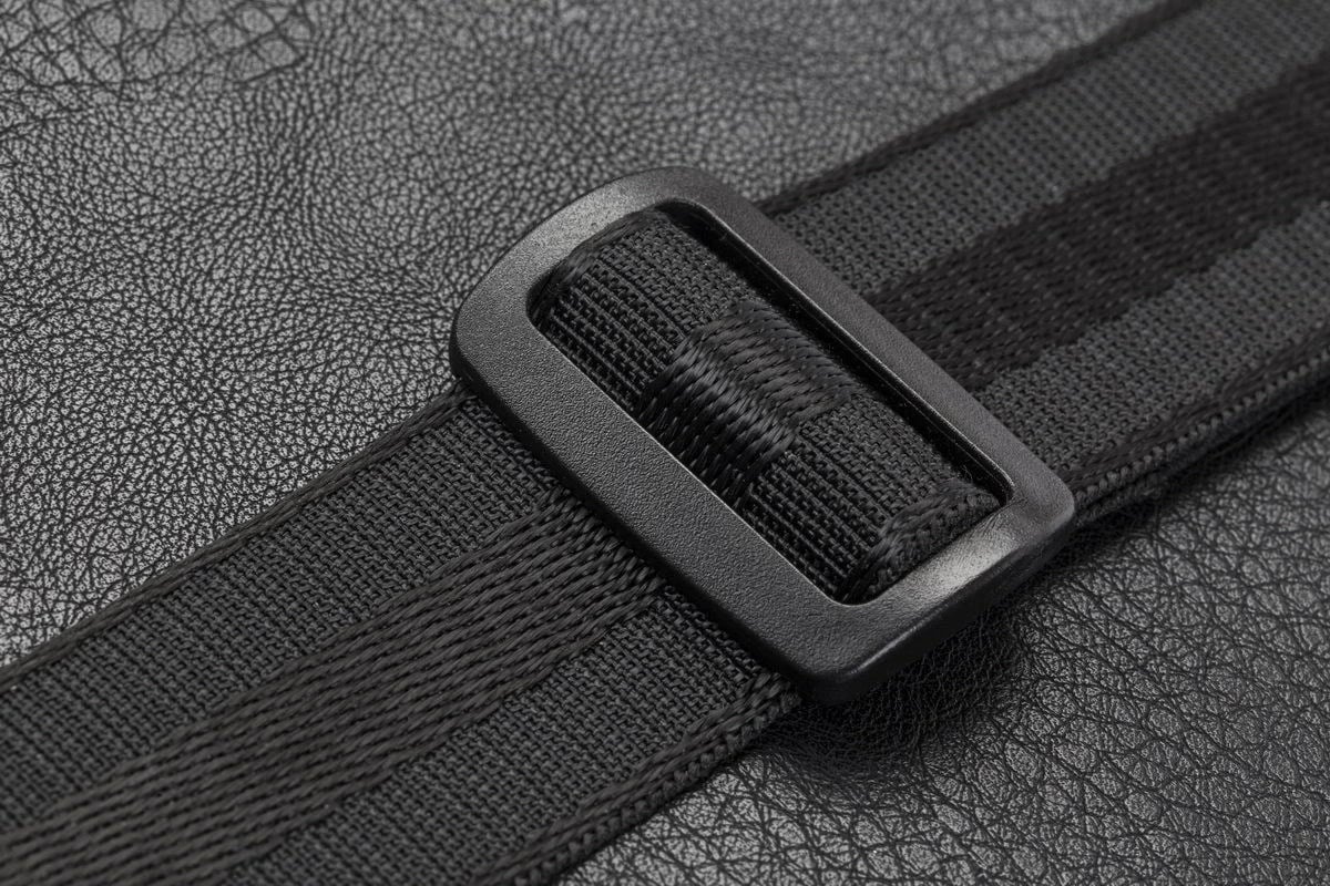 Çantë RivaCase 8930, 15.6", E zezë