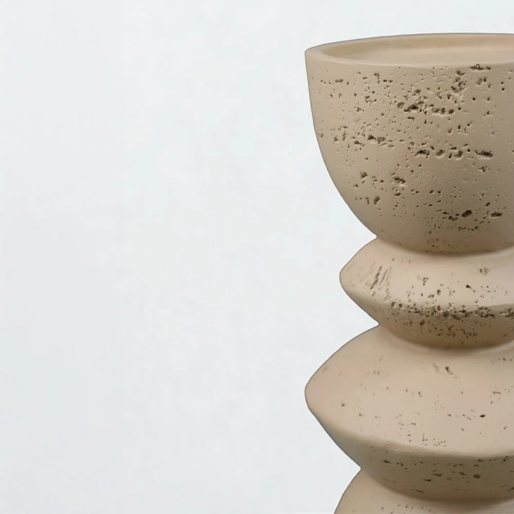 Mbajtës qiriri dekorativ, ngjyrë kafe e çelët, 10x10x20cm, rrëshirë