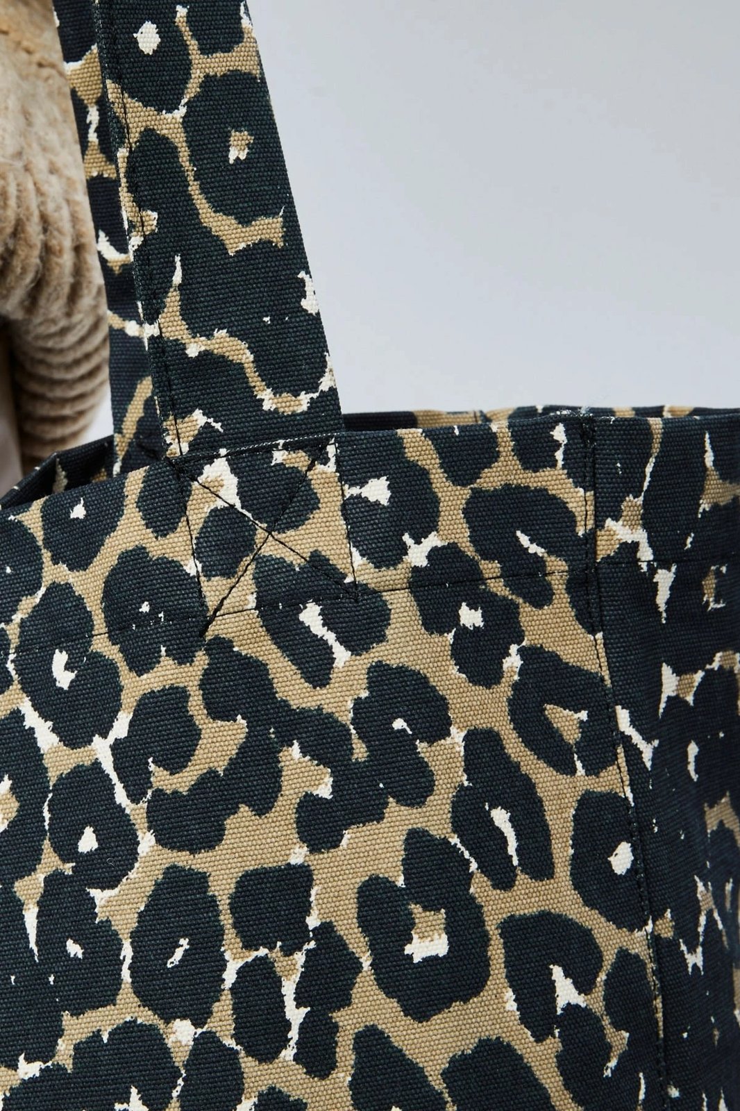 Çantë tote Zoozie Bags, 2267, krem me leopard