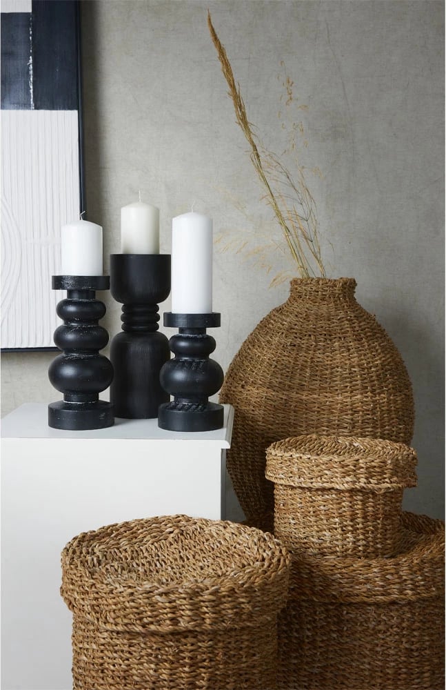 Mbajtëse qirinjsh MOMA, dru, e zezë, 13x13x30 cm