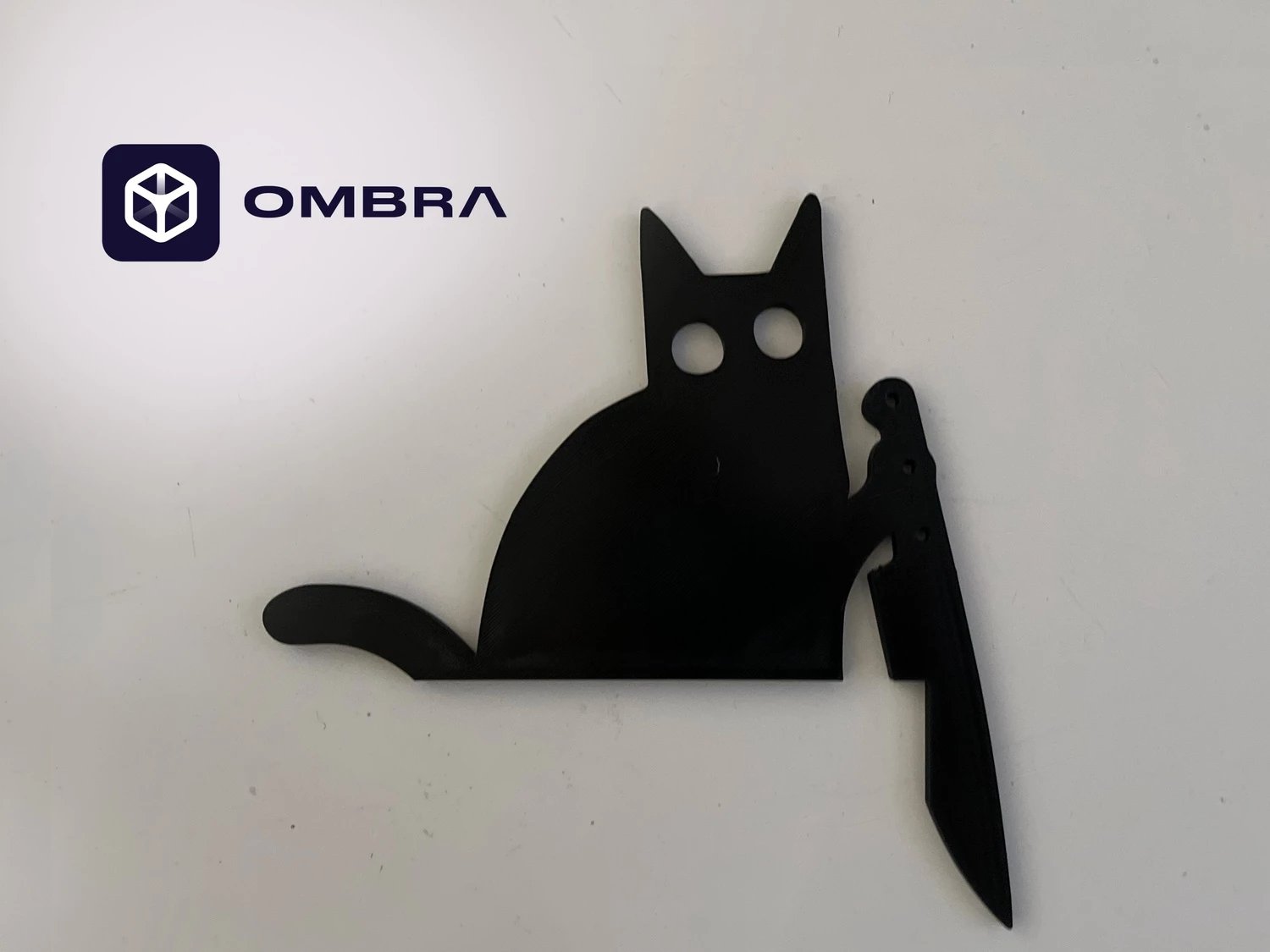 Dekor Mace me Thikë, e zezë