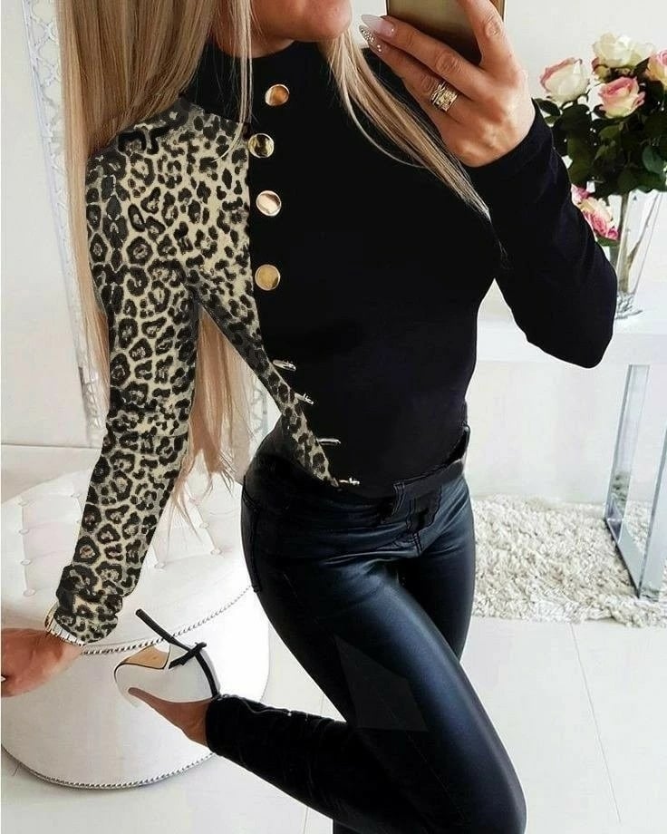 Bluza Janes për femra me mëngë të gjata dhe detaje me butona, model leopardi