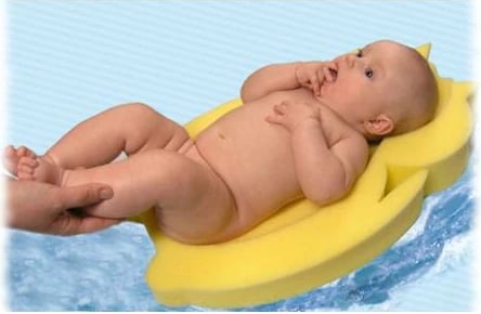 Jastëk shkumë për banjë bebe, New Baby, BASIC Maxi Ari, 58 cm, e verdhë