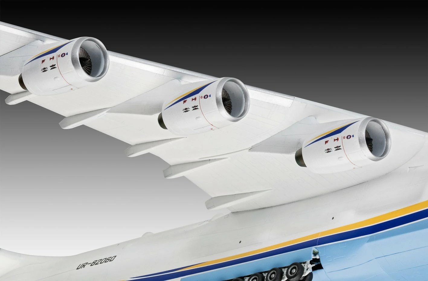 Model plastik Revell Antonov AN-225 Mriya, 1:144, 227 pjesë Model plastik Revell Antonov AN-225 Mriya, 1:144, 227 pjesë