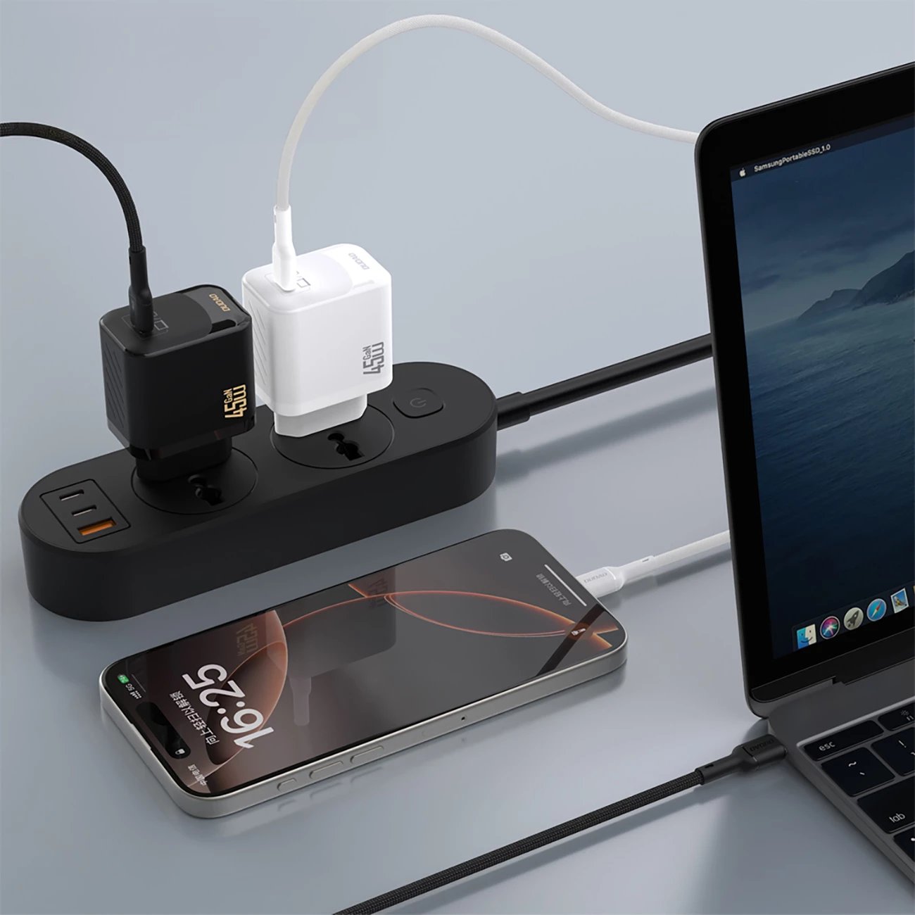 Karikues muri Dudao A28C, GaN, 45W, me kabllo USB-C, i zi