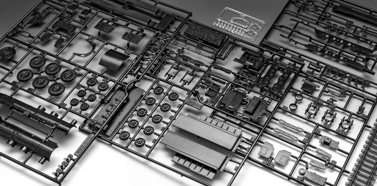 Model treni Revell BR 18 505, 1:87, 163 pjesë, plastik