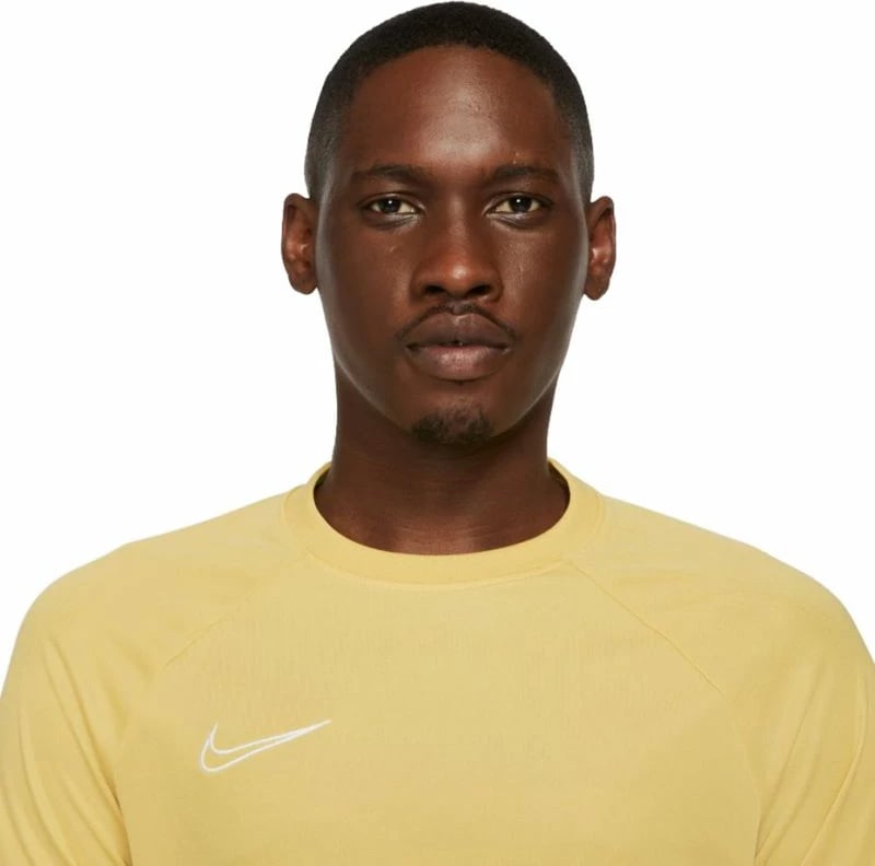 Maicë për meshkuj Nike, e verdhë