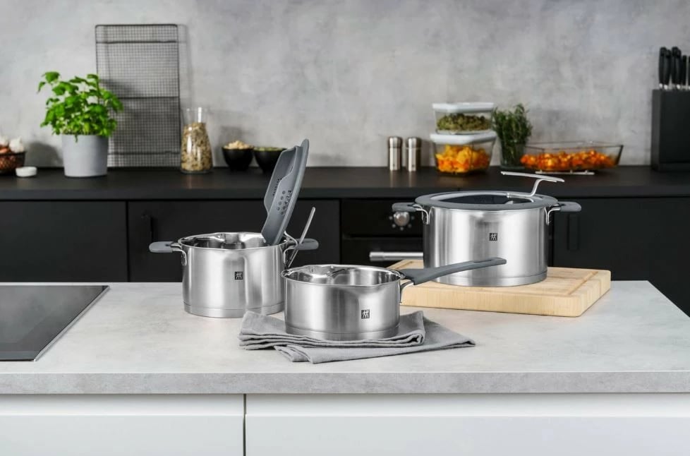 Set tenxheresh Zwilling Simplify 5 copë, çelik inox, kapakë me sitë, inox Set tenxheresh Zwilling Simplify 5 copë, çelik inox, kapakë me sitë, inox