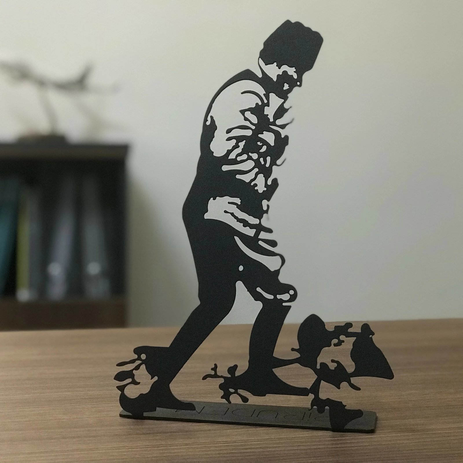Objekt dekorativ prej metali të zi, Aberto Design, Büyük Taarruz Pod, 20x30cm Objekt dekorativ prej metali të zi, Aberto Design, Büyük Taarruz Pod, 20x30cm