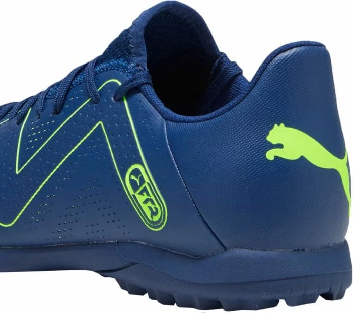 Këpucë futbolli për meshkuj Puma Future Play TT M 107381 03