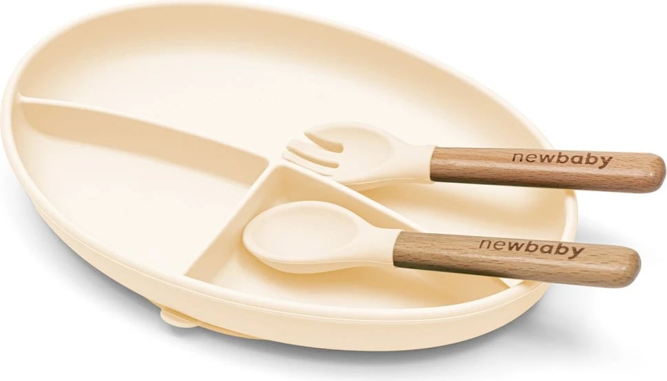 set ushqyerje silikon për fëmijë, New Baby, pjatë 3-ndarje me thithëse, tas me doreza e thithëse, lugë e pirun me doreza druri, përparëse me xhep, bezhë