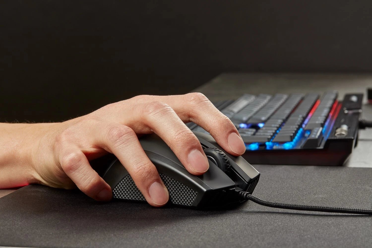Maus Corsair Ironclaw RGB, 18000 DPI, i zi Maus Corsair Ironclaw RGB, 18000 DPI, i zi