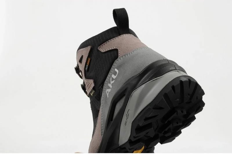 Atlete trekking për femra Aku, rozë