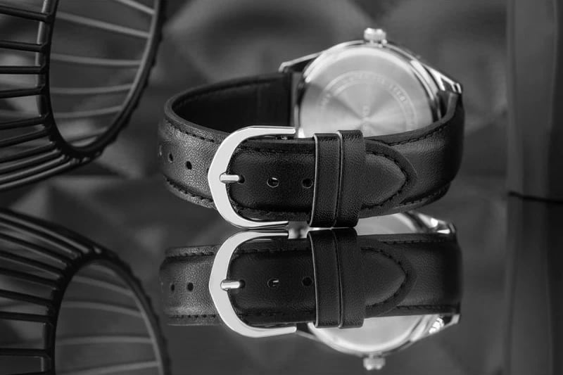 Orë dore për meshkuj Casio, e zezë