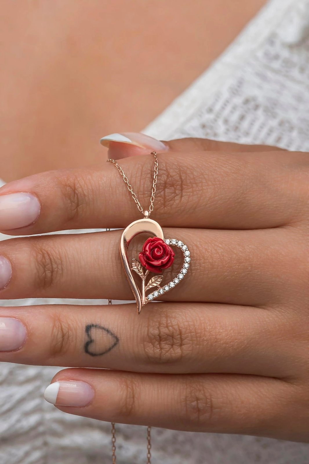 Varëse argjendi me trëndafil të kuq, Jumeon, NRZ998653