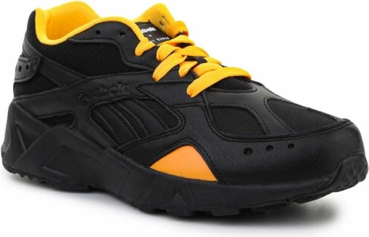 Atlete për femra Reebok x Gigi Hadid, të zeza