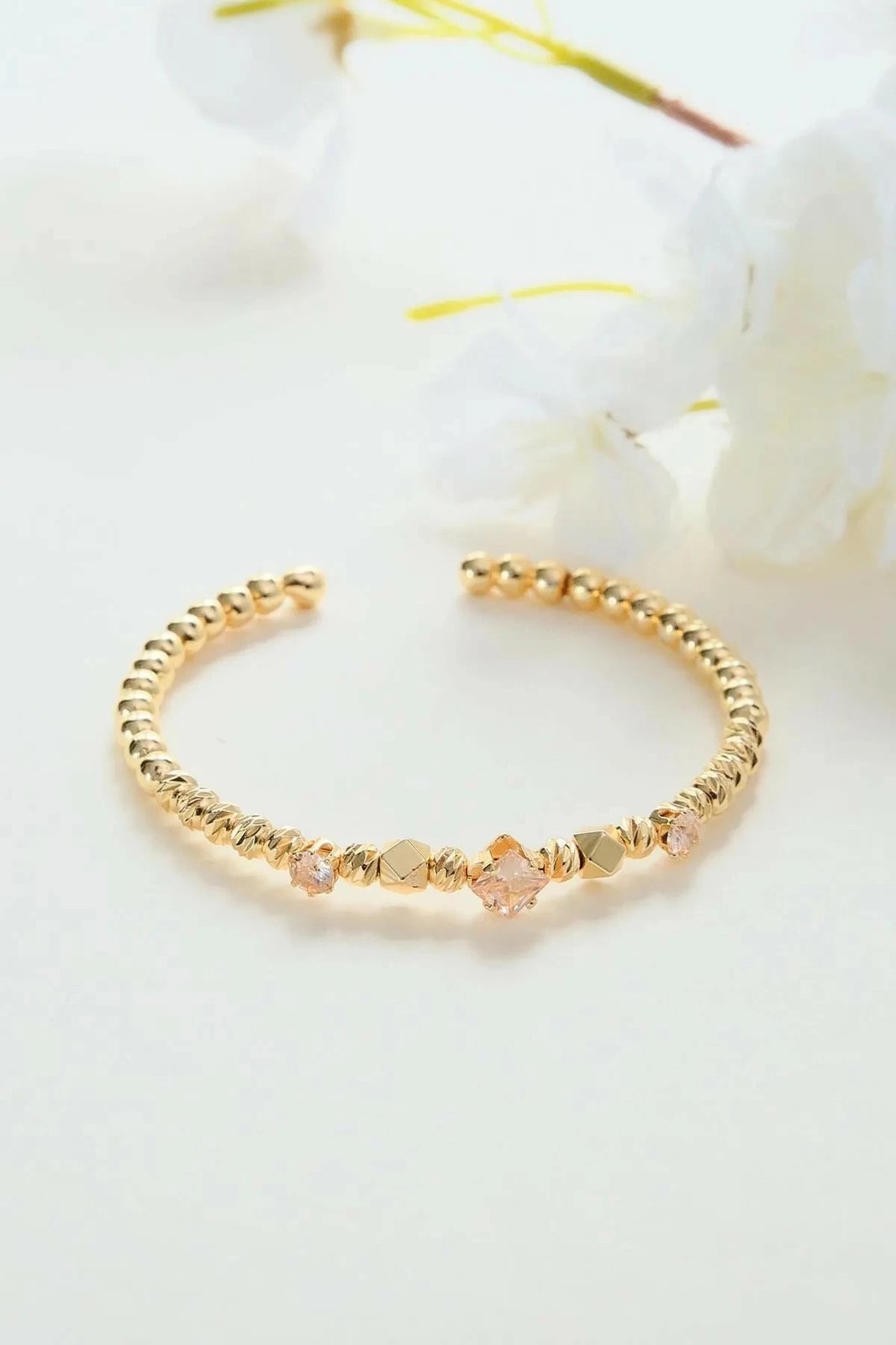 Byzylyk Jumeon, ngjyrë ari, Gld-Kareblk