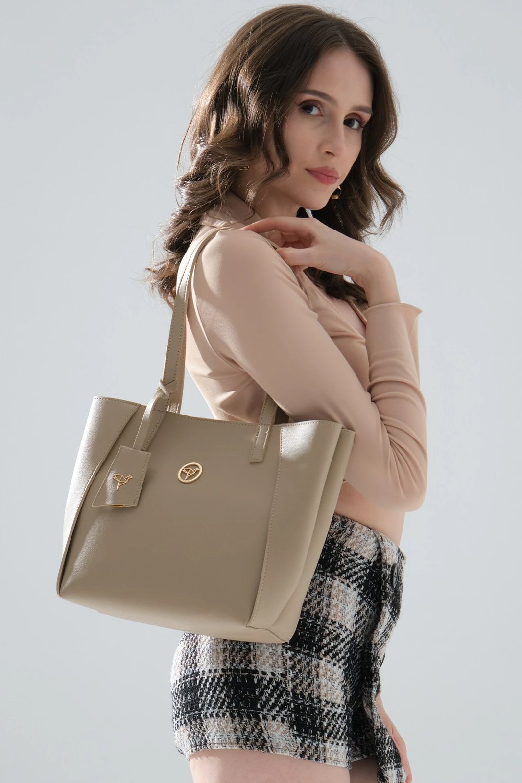 Çantë krahu mesatare, ngjyrë mink, Zoozie Bags, Sofia