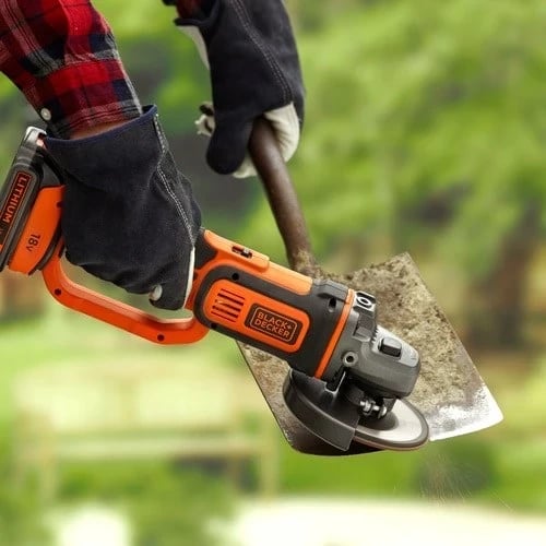 Shlifues këndor Black&Decker BCG720N, 18V pa bateri dhe karikues Shlifues këndor Black&Decker BCG720N, 18V pa bateri dhe karikues