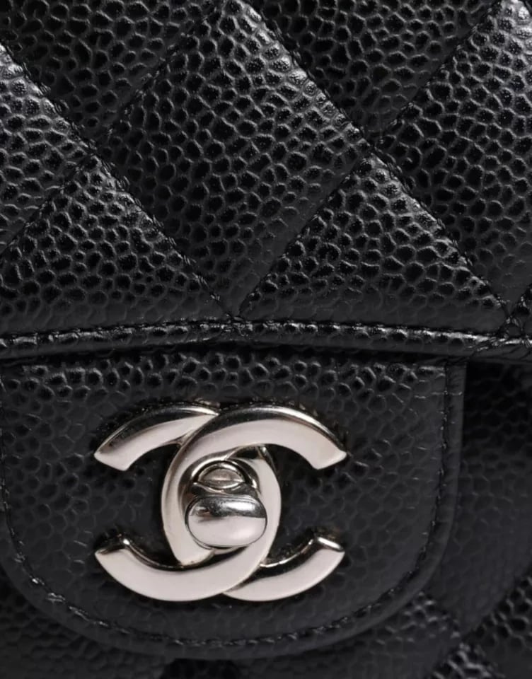 Çantë  për femra Chanel, e zezë